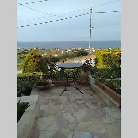 villa roses-mourteri Esterno foto