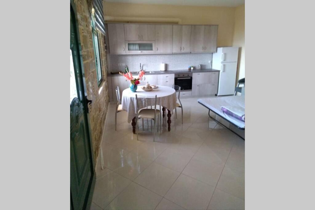 villa roses-mourteri Esterno foto