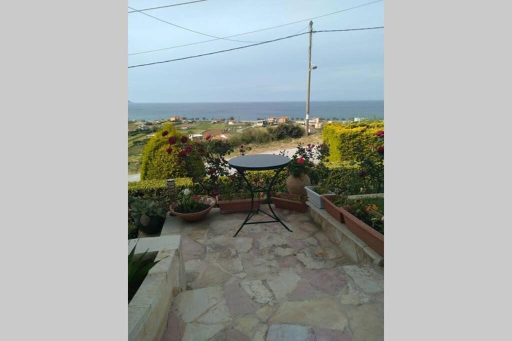 villa roses-mourteri Esterno foto