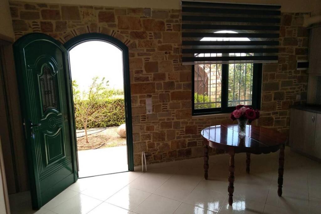 villa roses-mourteri Esterno foto